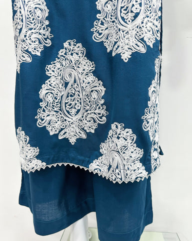 Simrans Jannat Teal Contrast White Embroidered Linen Shawl Suit