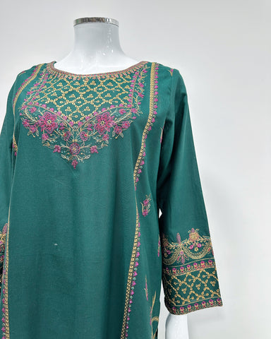 RAFIA Designer Green Contrast Khaddar Kameez Suit