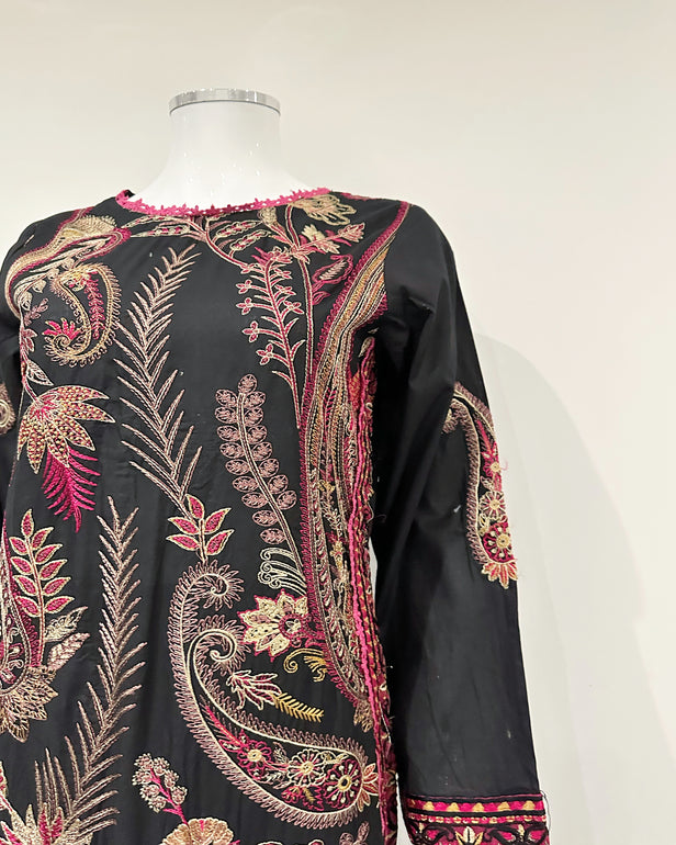 Simrans Fiesta Ladies Embroidered Suit