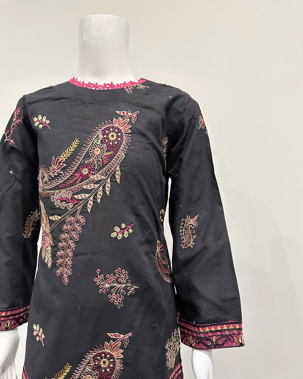 Simrans Fiesta Girls Black Embroidered Suit