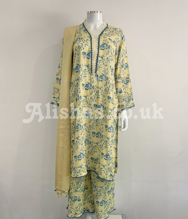 Simrans Cream and Blue Floral Flary Linen Suit