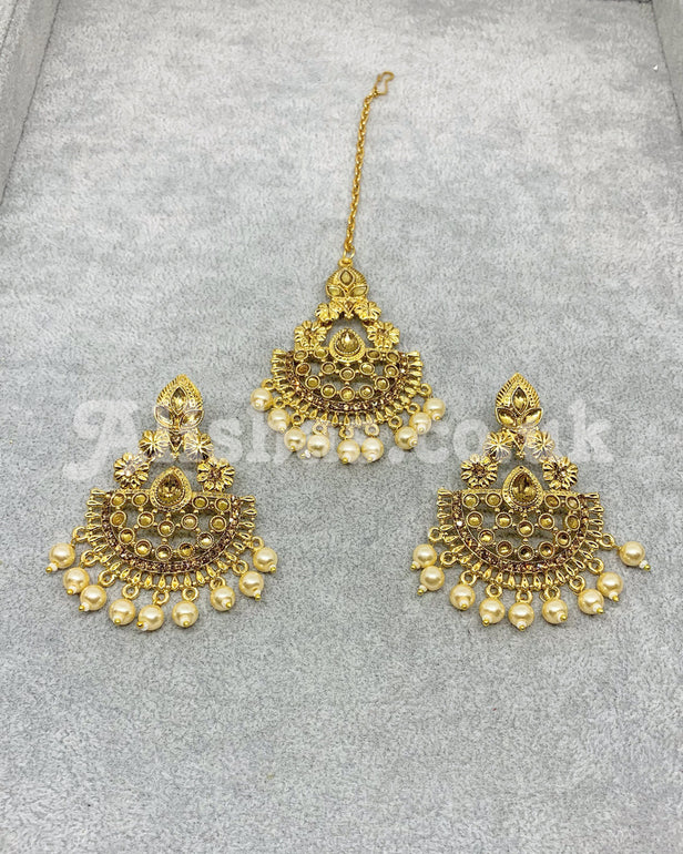 Gold Gold Earring and Tikka Set
