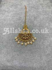 Gold Gold Earring and Tikka Set