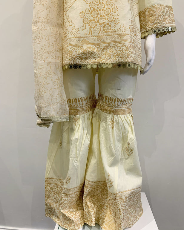 Girls Off White Garara Block Print Suit