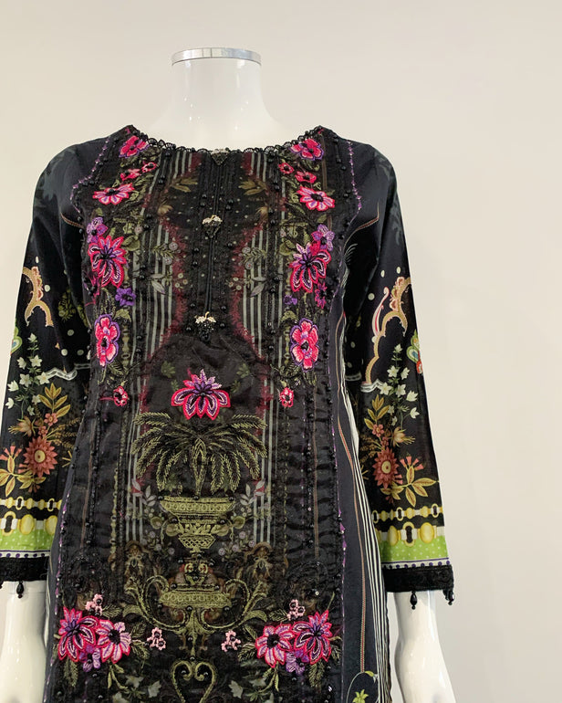 Black Ladies Digital Lawn Kameez Suit